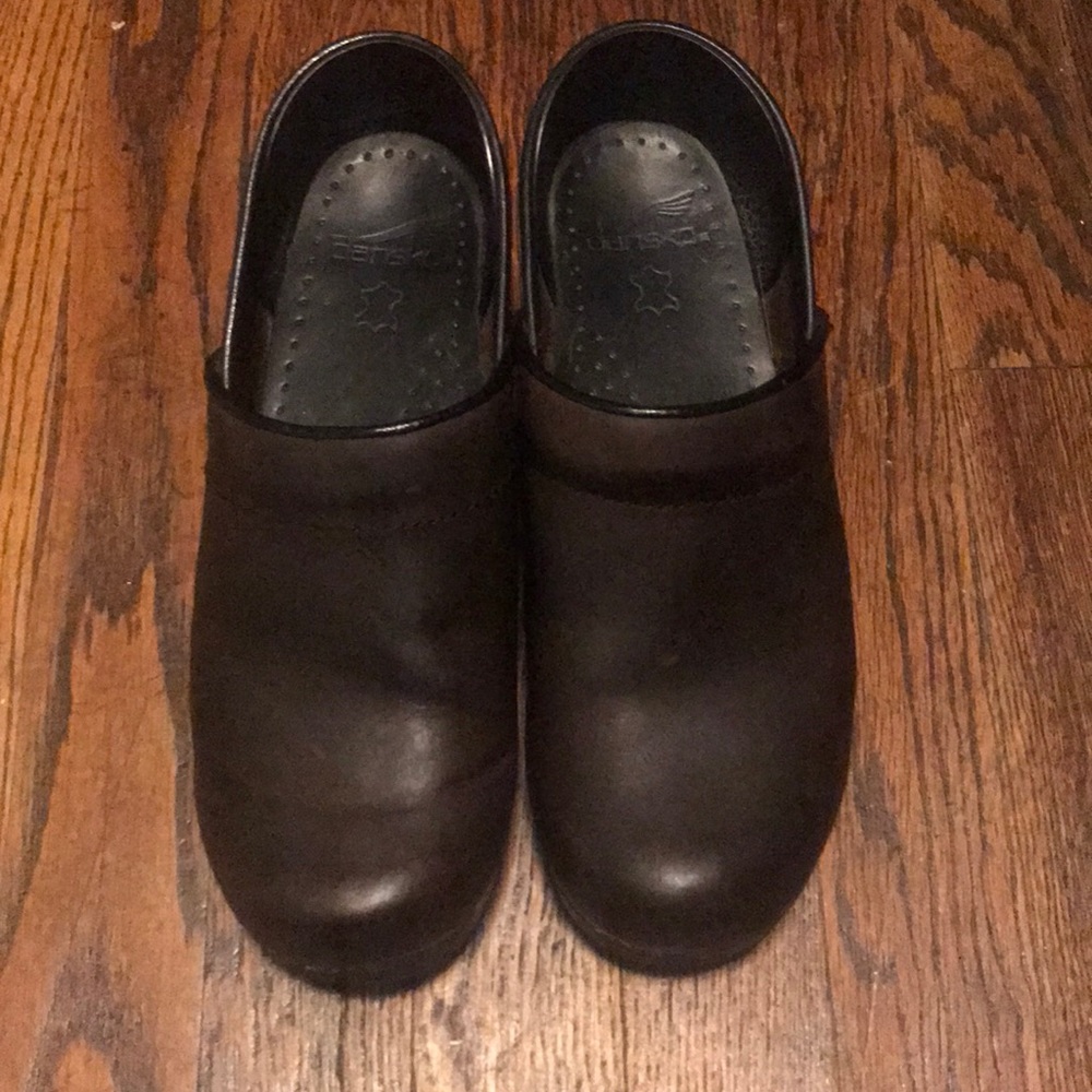 Antique Brown Danskos 🧡